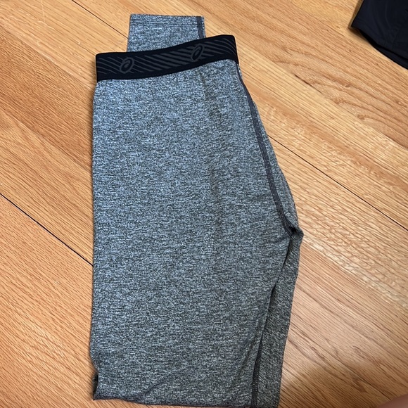 ASICS workout leggings. Brand new never been worn. Set of 3 - Picture 2 of 5